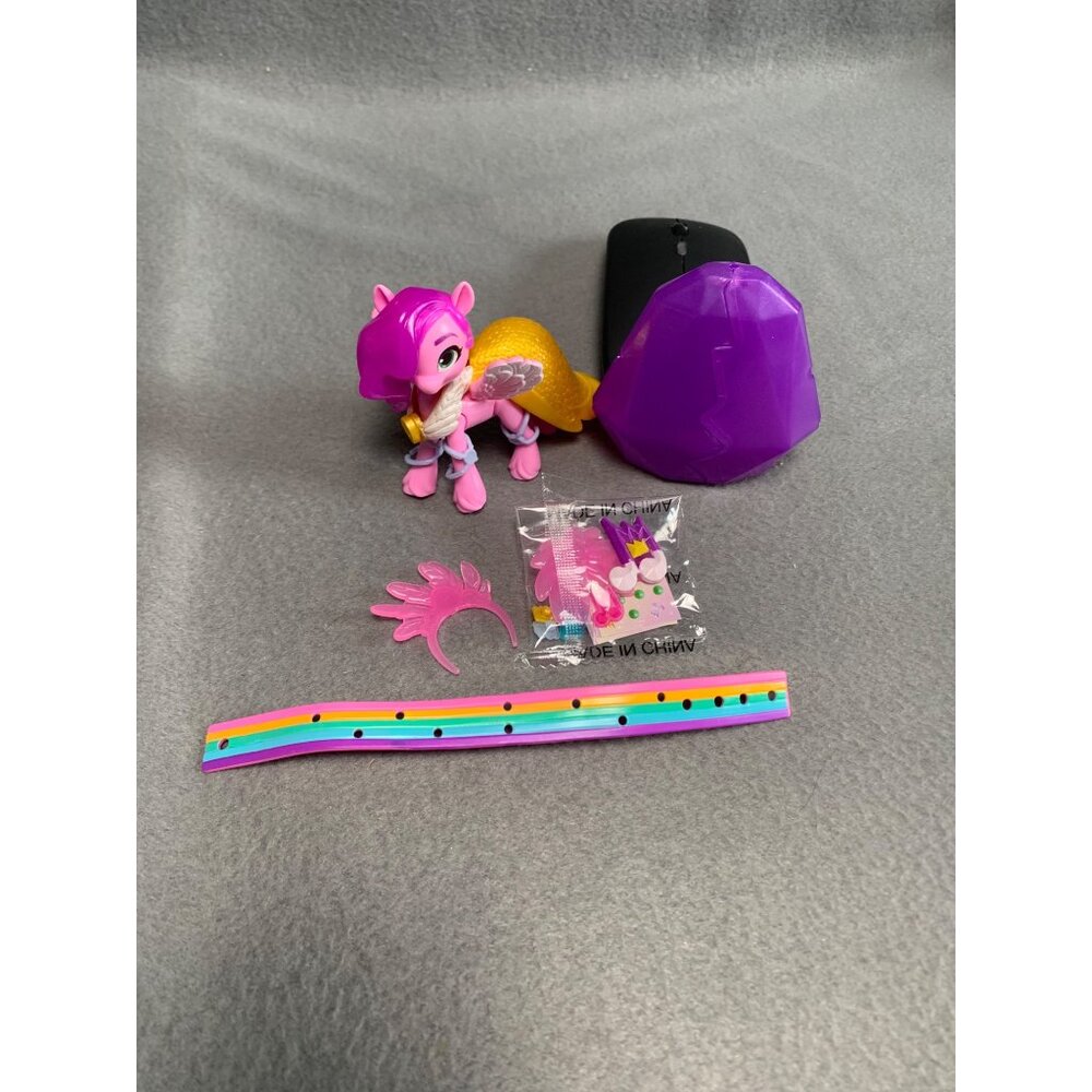 My Little Pony Princess Petals Pony Figure Crystal Adventures Set - Picture 6 of 9